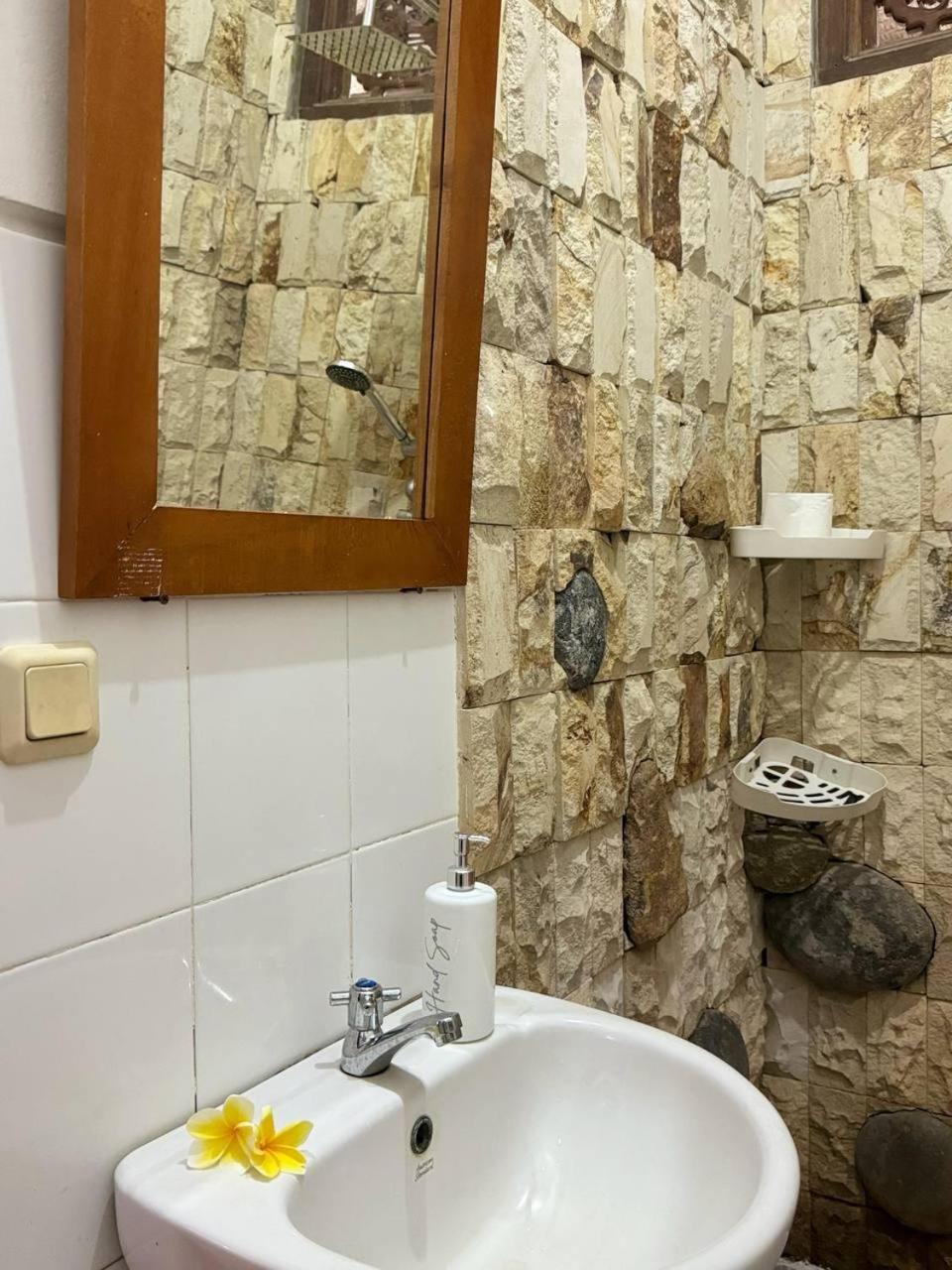 Narafa'S Guest House Jasri 외부 사진